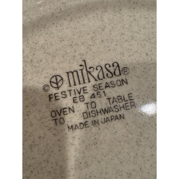 Mikasa “Festive Season” Leaf-Shaped Serving Dish – Made in Japan 🎄🍃 - Picture 2 of 7